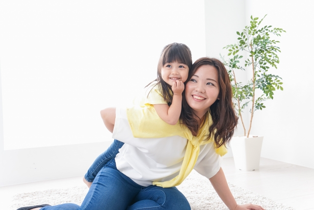 子どもの笑うママ